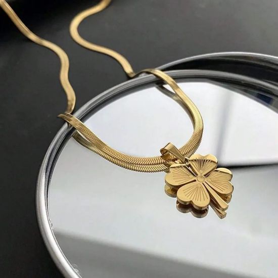 Picture of Golden Flower Pendant