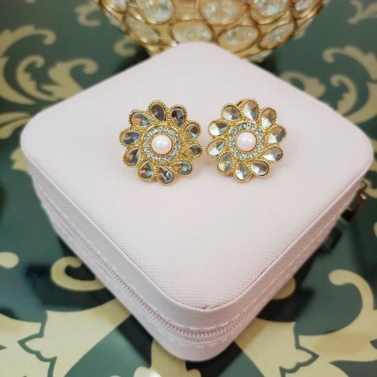 Picture of Kundan Earrings