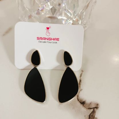 Picture of Black Earrings